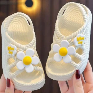 Summer EVA anti-slip soft sole sandals with flower pattern for girls, suitable for indoor and outdoor use